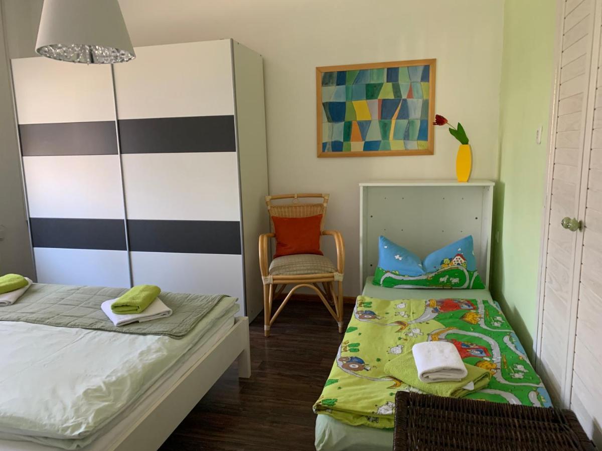 Helenes Ferienwohnung Auf Dem Bauernhof - Lausitzer Seenland Lauta Esterno foto