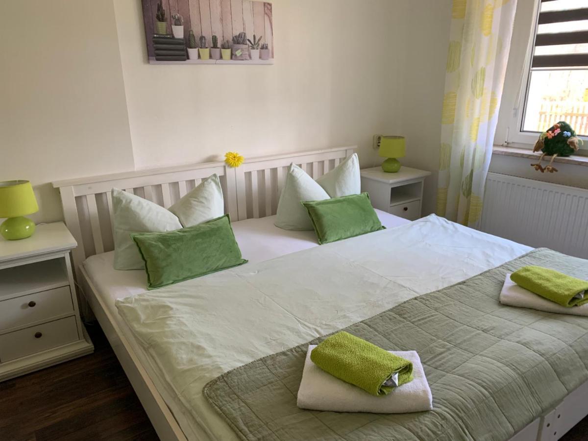 Helenes Ferienwohnung Auf Dem Bauernhof - Lausitzer Seenland Lauta Esterno foto