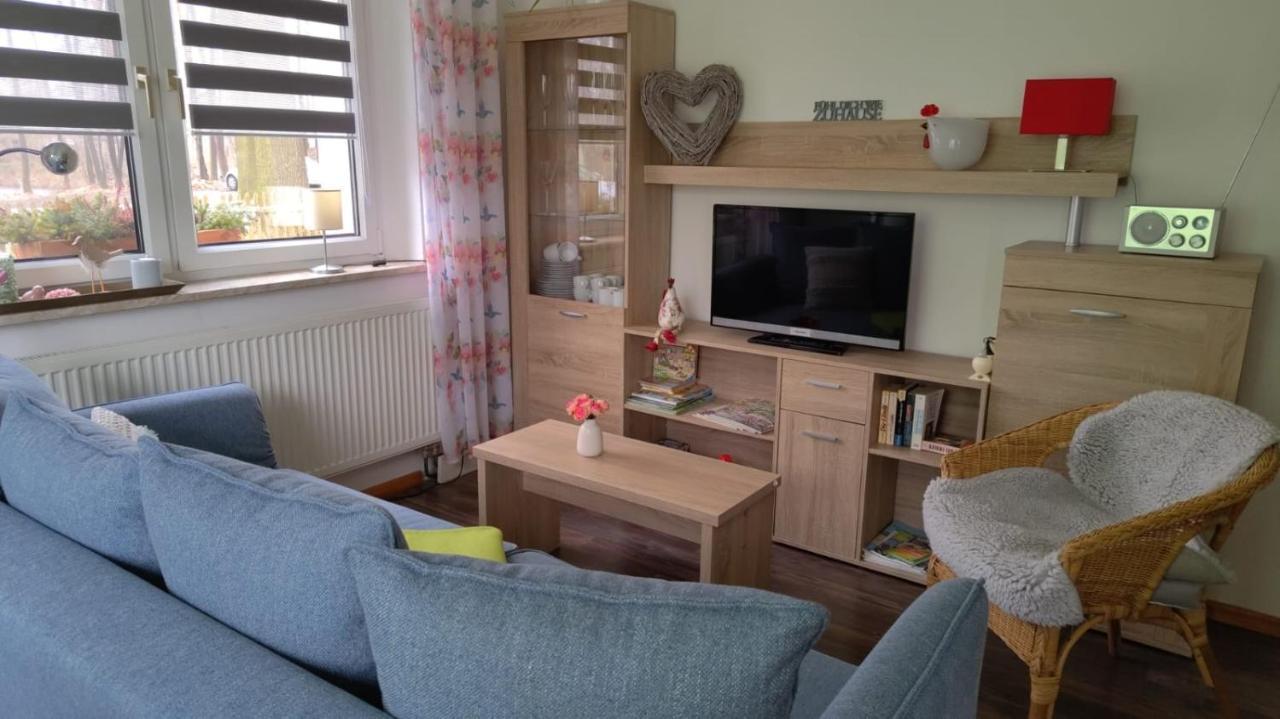 Helenes Ferienwohnung Auf Dem Bauernhof - Lausitzer Seenland Lauta Esterno foto